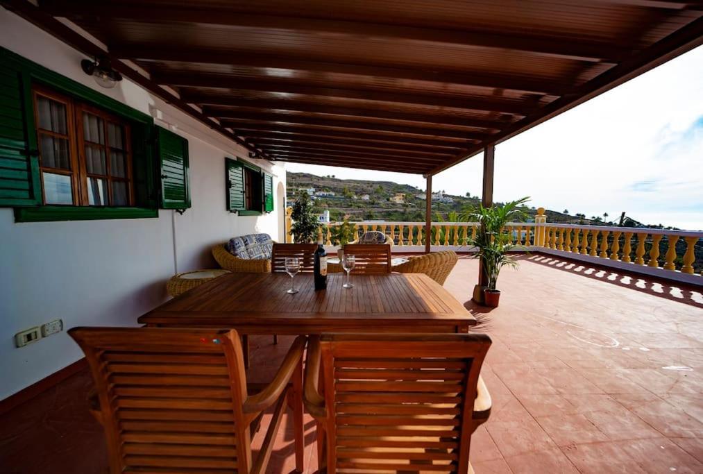 Villa Teram Alajero ภายนอก รูปภาพ