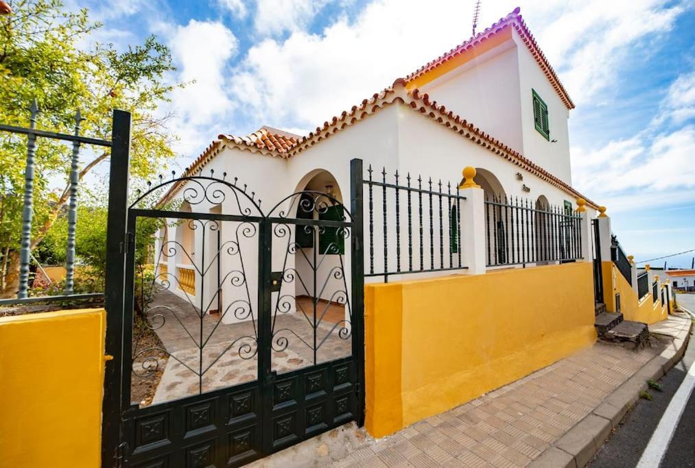 Villa Teram Alajero ภายนอก รูปภาพ