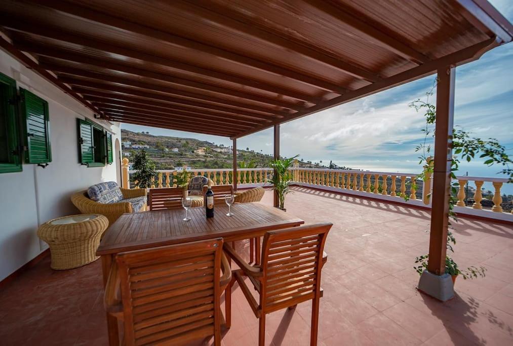 Villa Teram Alajero ภายนอก รูปภาพ