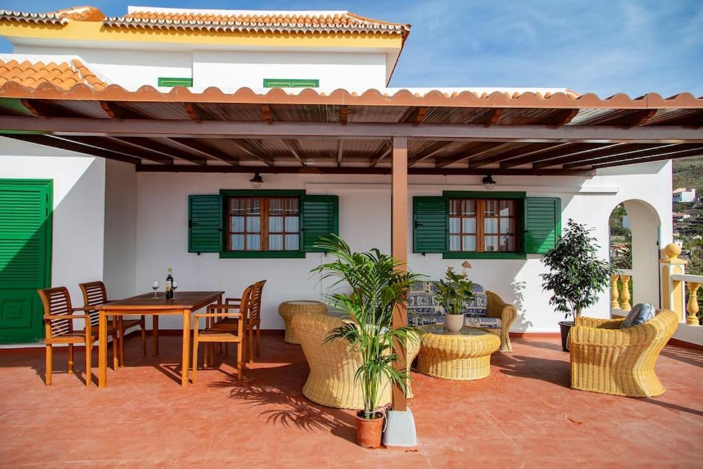 Villa Teram Alajero ภายนอก รูปภาพ