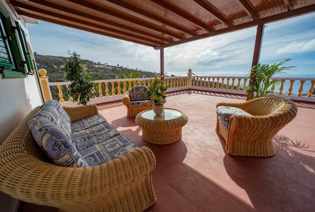 Villa Teram Alajero ภายนอก รูปภาพ