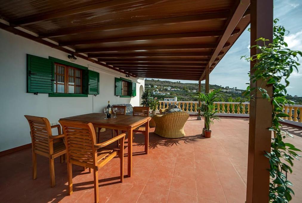 Villa Teram Alajero ภายนอก รูปภาพ